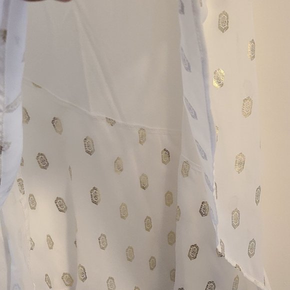 WHITE HOUSE/BLACK MARKET White Tiered Blouse w/ Gold Embellishments NWOT/XXS - Picture 8 of 11